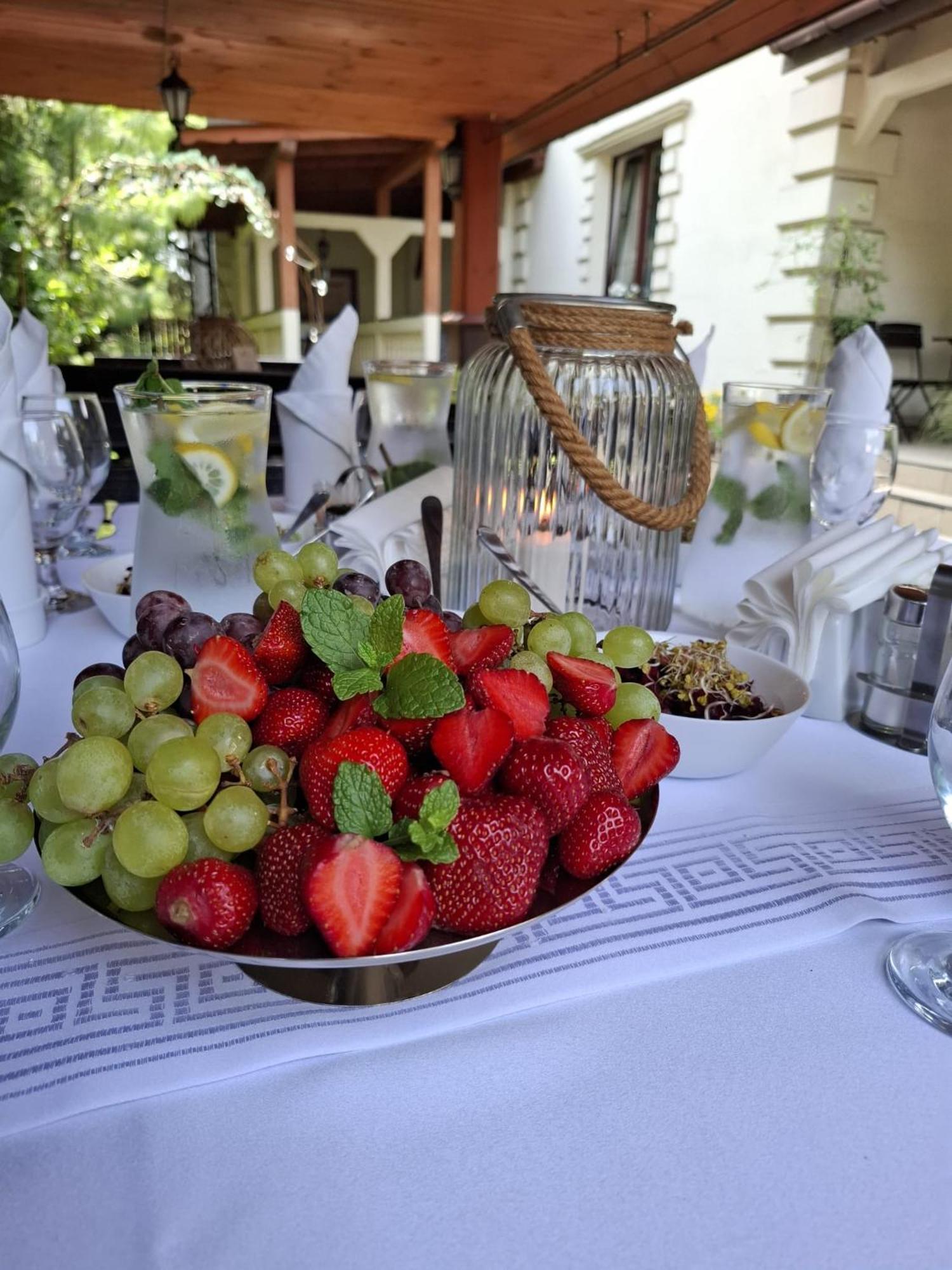 Dworek Zloty Rog Hotel I Restauracja — Photos 2